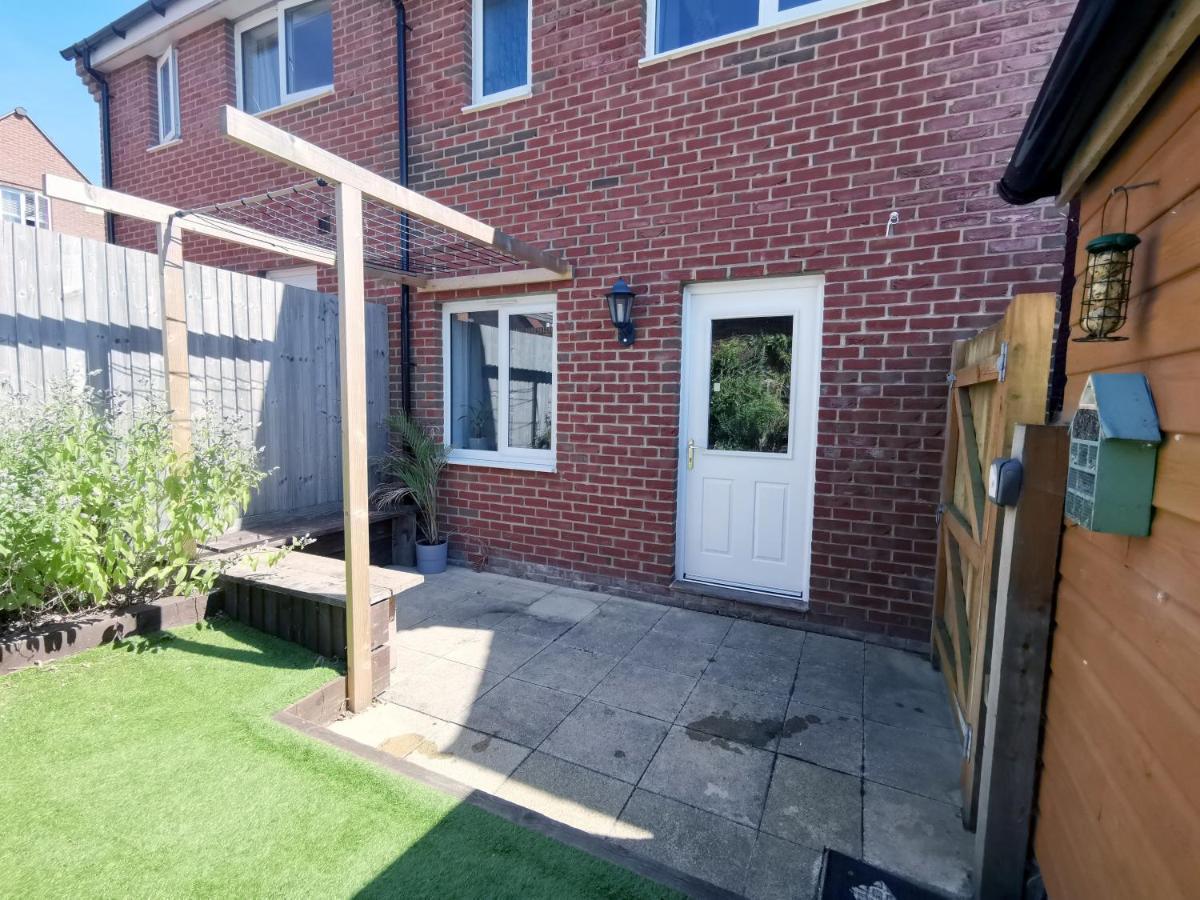 2 Bedroom House With Free Parking Lyme Regis Exterior foto